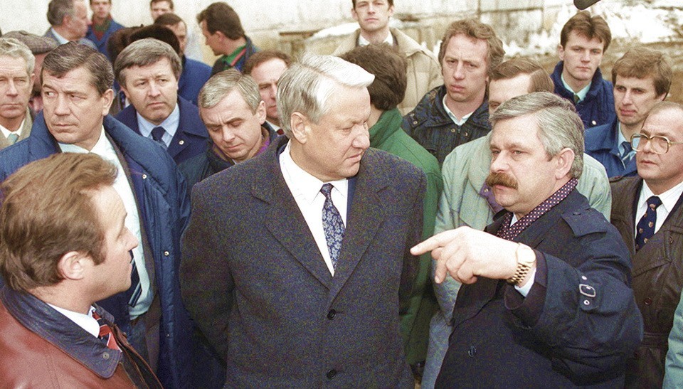 Президент Российской Федерации Борис Ельцин и вице-президент РФ Александр Руцкой (слева направо) на агропромышленном комплексе «Интерферма», 1992 год (Фото: Дмитрий Донской).