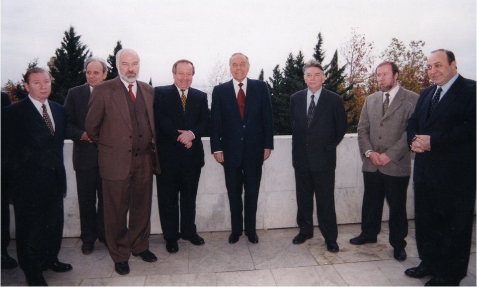 Встреча старых друзей: Гейдар Алиев, Александр Сухарев и другие