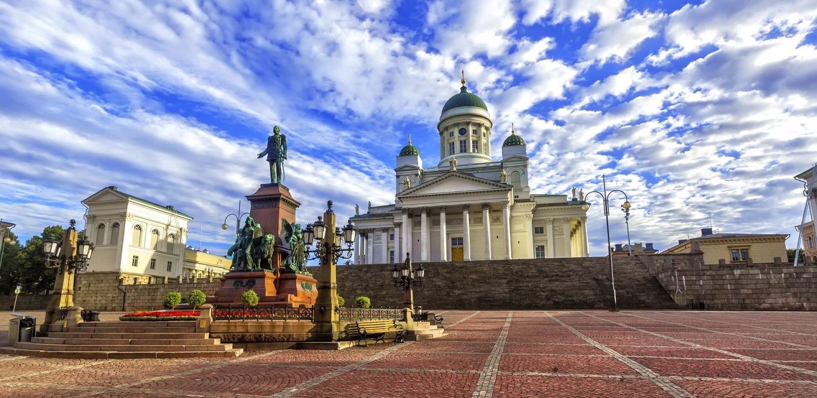 Стольный град... Кафедральный собор и памятник Александру Второму в Хельсинки