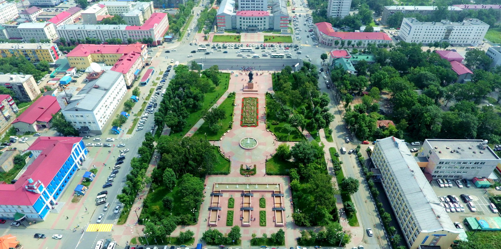 Центр Южно-Сахалинска, площадь им. Ленина