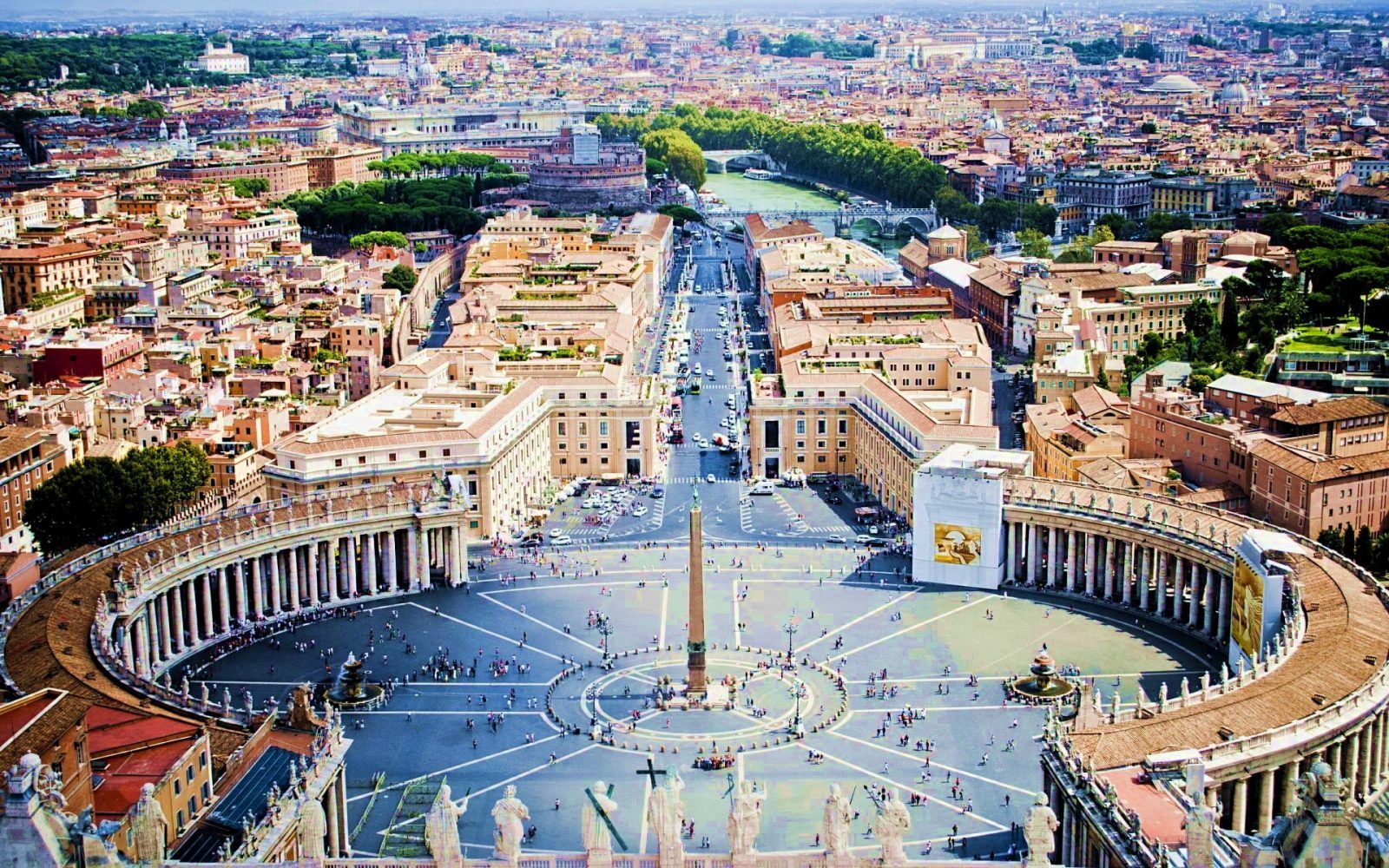 Римские колокола... Римский Форум — Форум в центре Древнего Рима, вместе с прилегающими зданиями. Первоначально на нём размещался рынок, позже он включил в себя комиций, курию, и приобрёл политические функции…