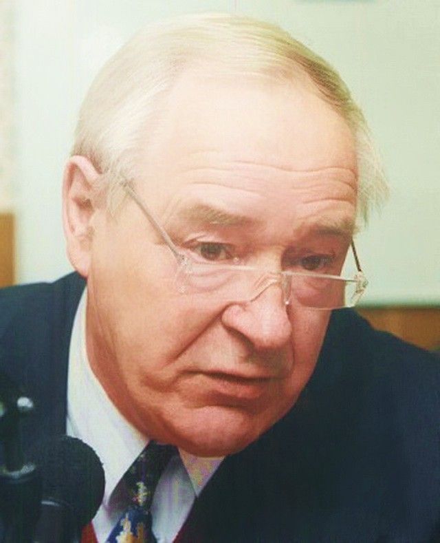 Владлен Сироткин